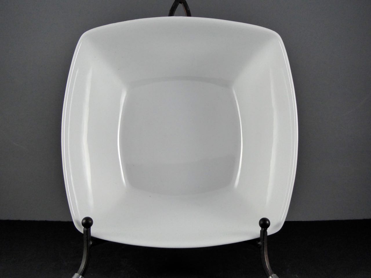 #12077 9.5" Square Curved Edges 96 OZ. Ceramic Serving Bowl - High - Quality, Modern Design for Food Service and Decoration