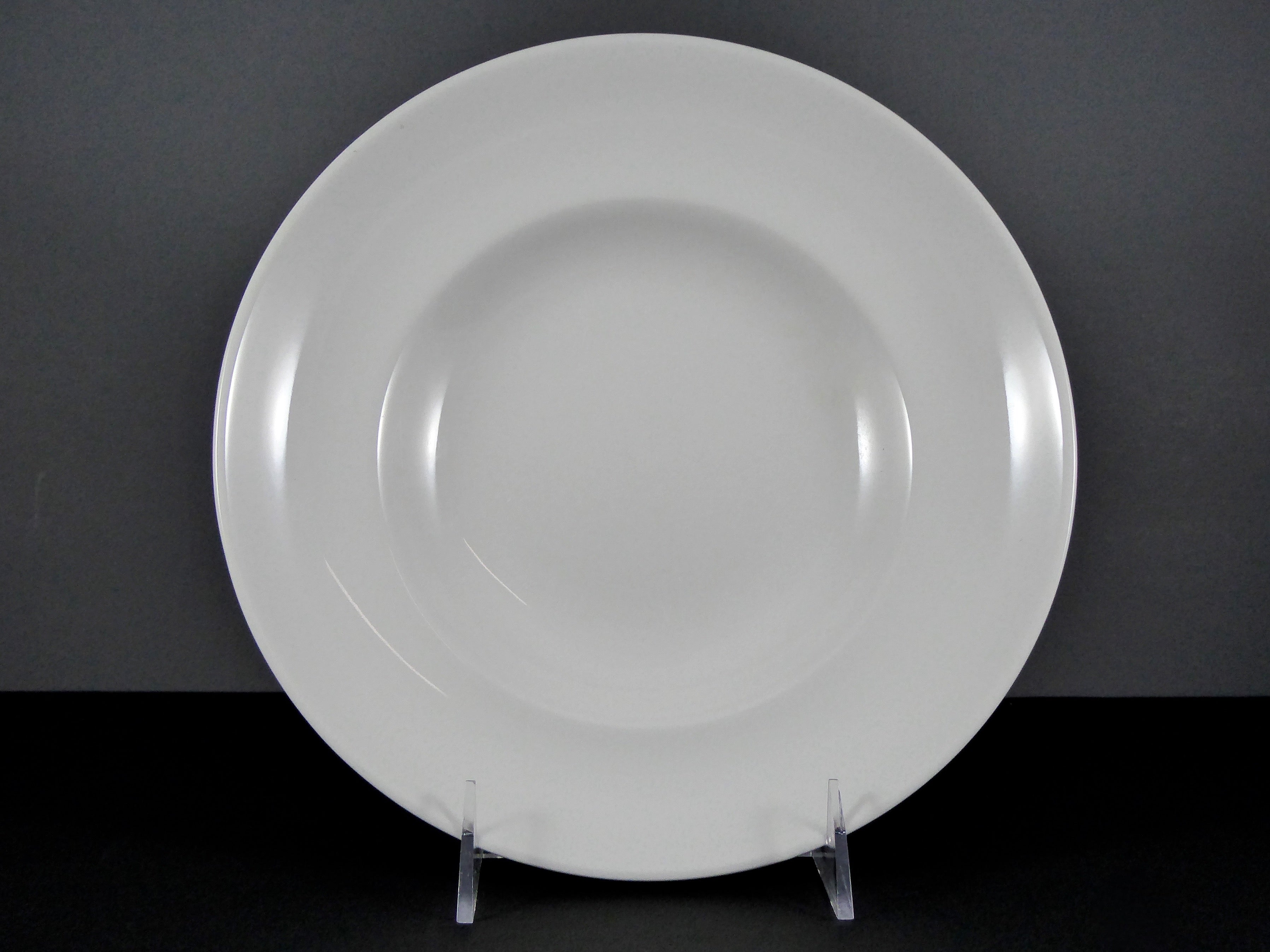 #15058 - 1 PLATE 8.75" ROUND SOUP/PASTA (8 OZ.) - High - Quality Ceramic Dish for Versatile Food Service, Sold by the Case