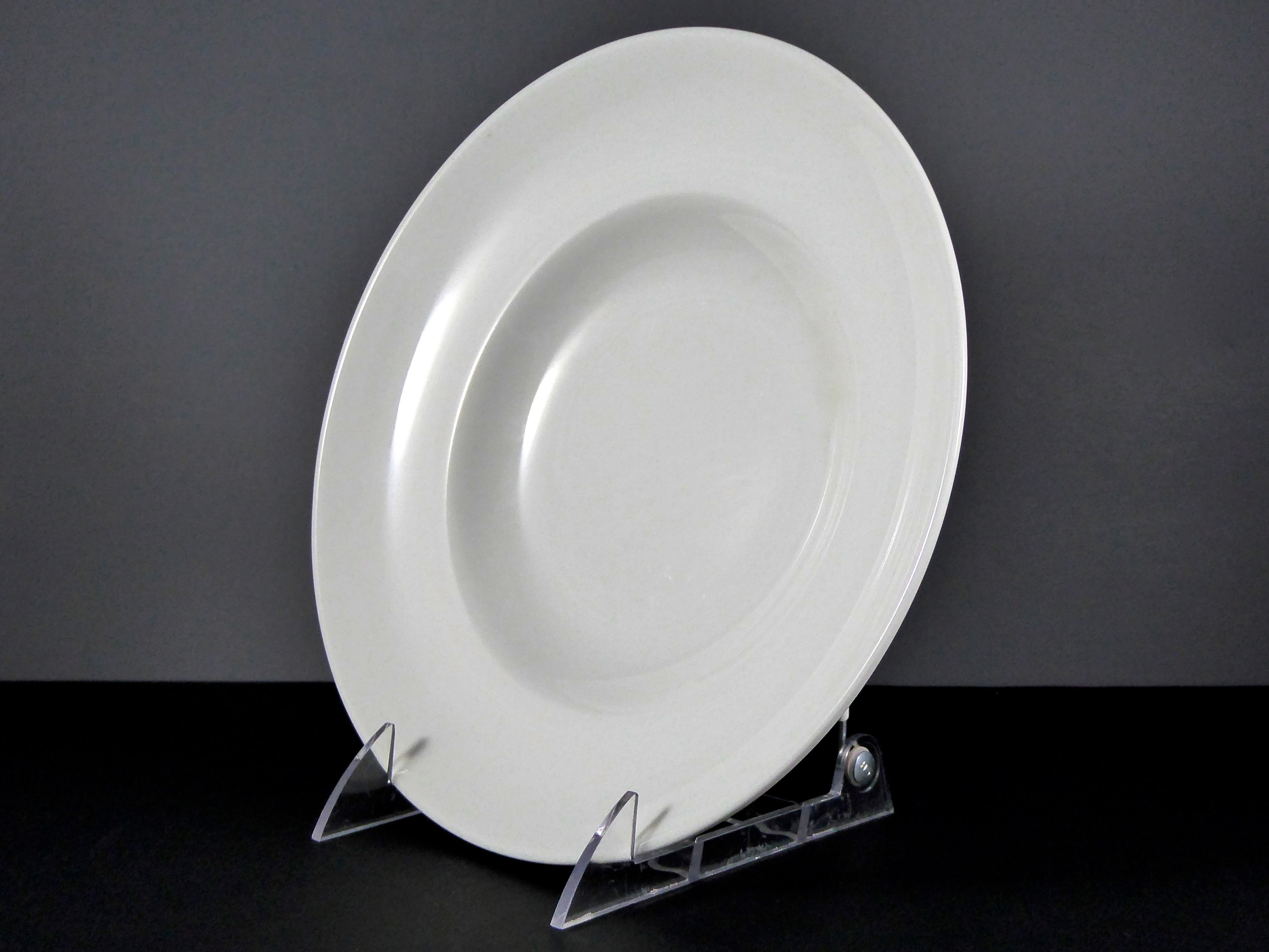 #15058 PLATE 9.25" ROUND SOUP/PASTA (8 OZ.) - High - Quality White Ceramic Dishware for Versatile Dining and Serving