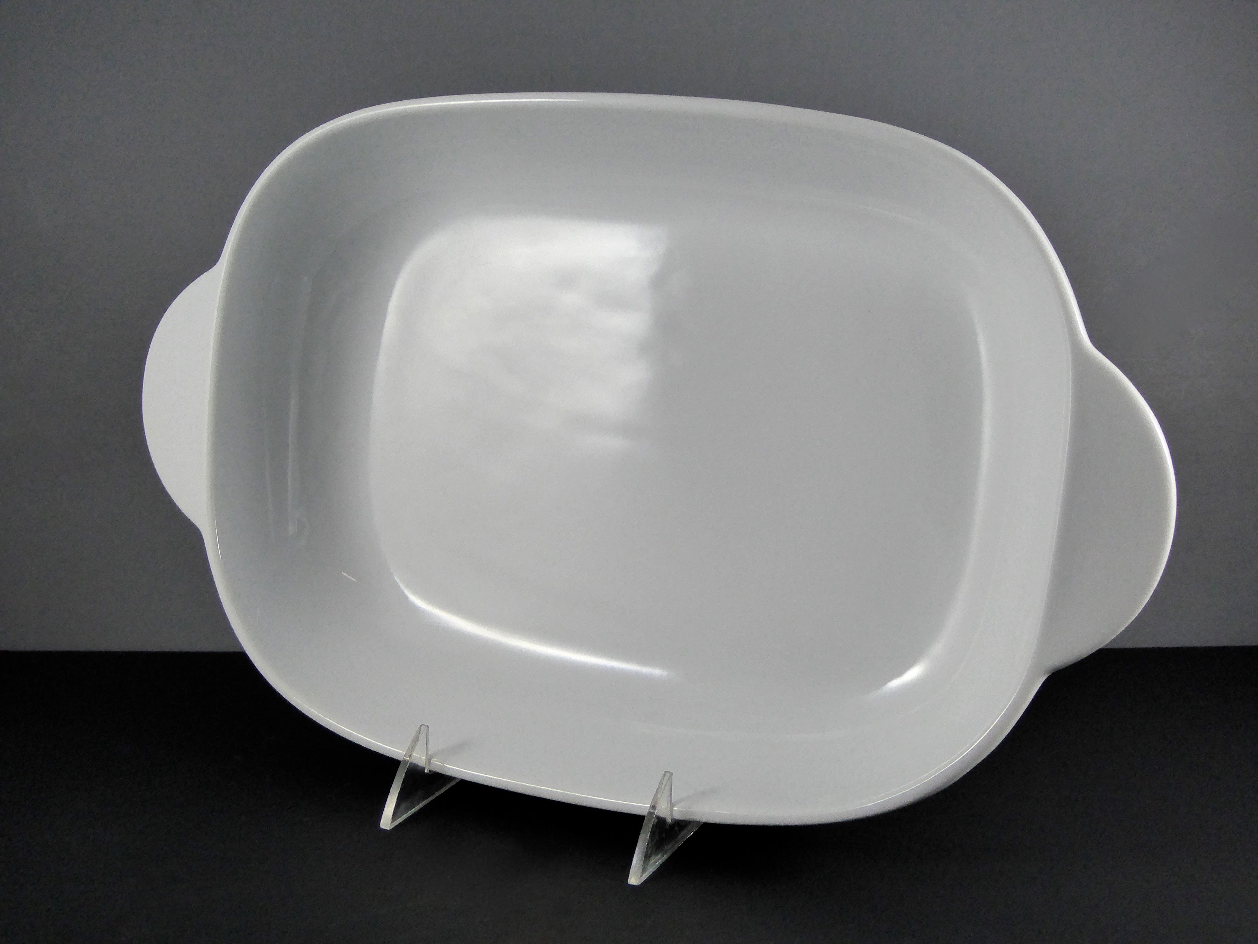 #16045 DISH: 14.5" X 9.25" Oval Baking Dish with Handles - Ceramic, White, High - Gloss Finish, Ideal for Family - Sized Servings and Oven - to - Table Use