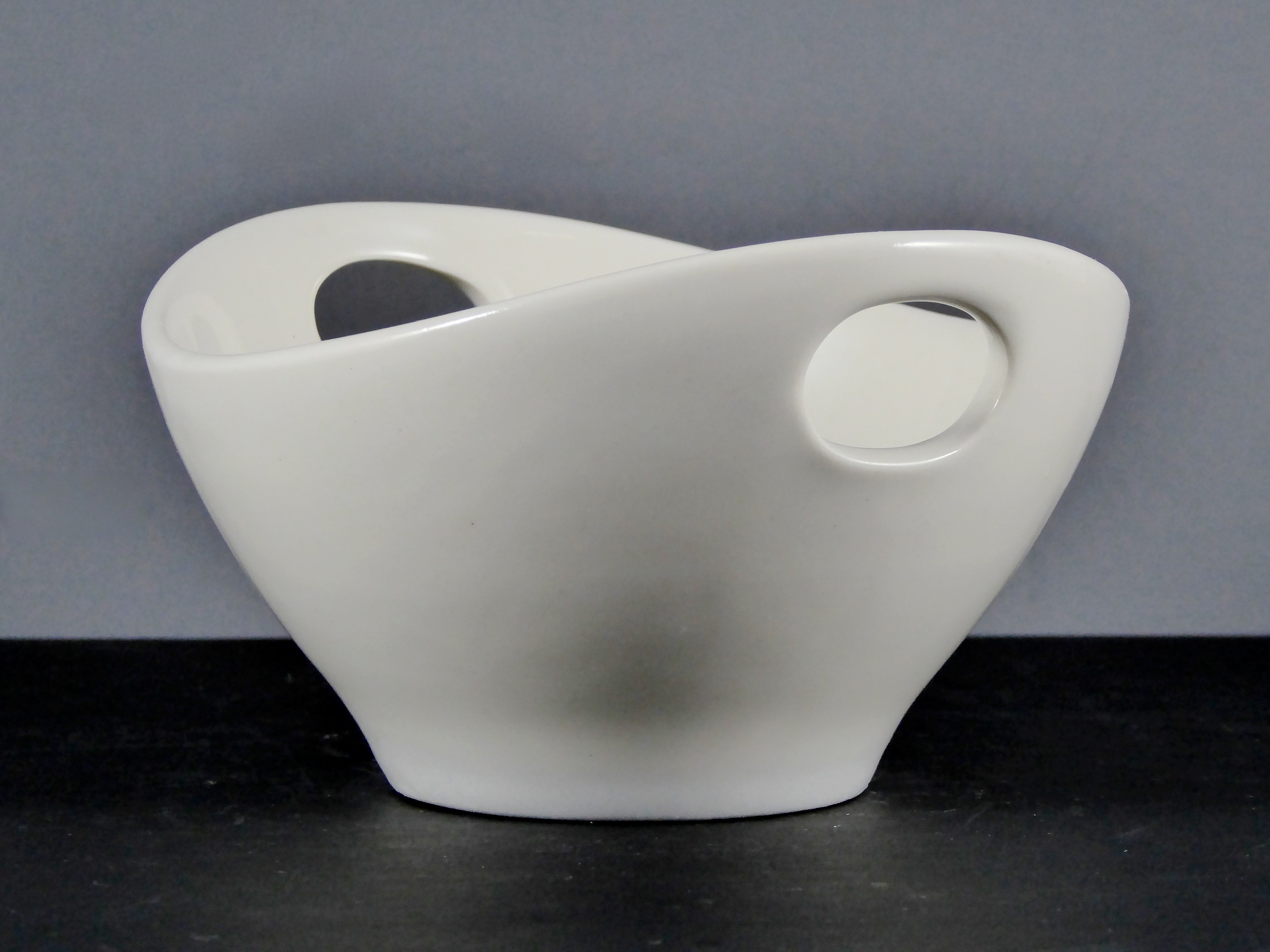 #4272 BOWL 5" X 4.5" OVAL W/ HANDLES (8 OZ.) - Modern White Ceramic Bowl for Decorative & Functional Use