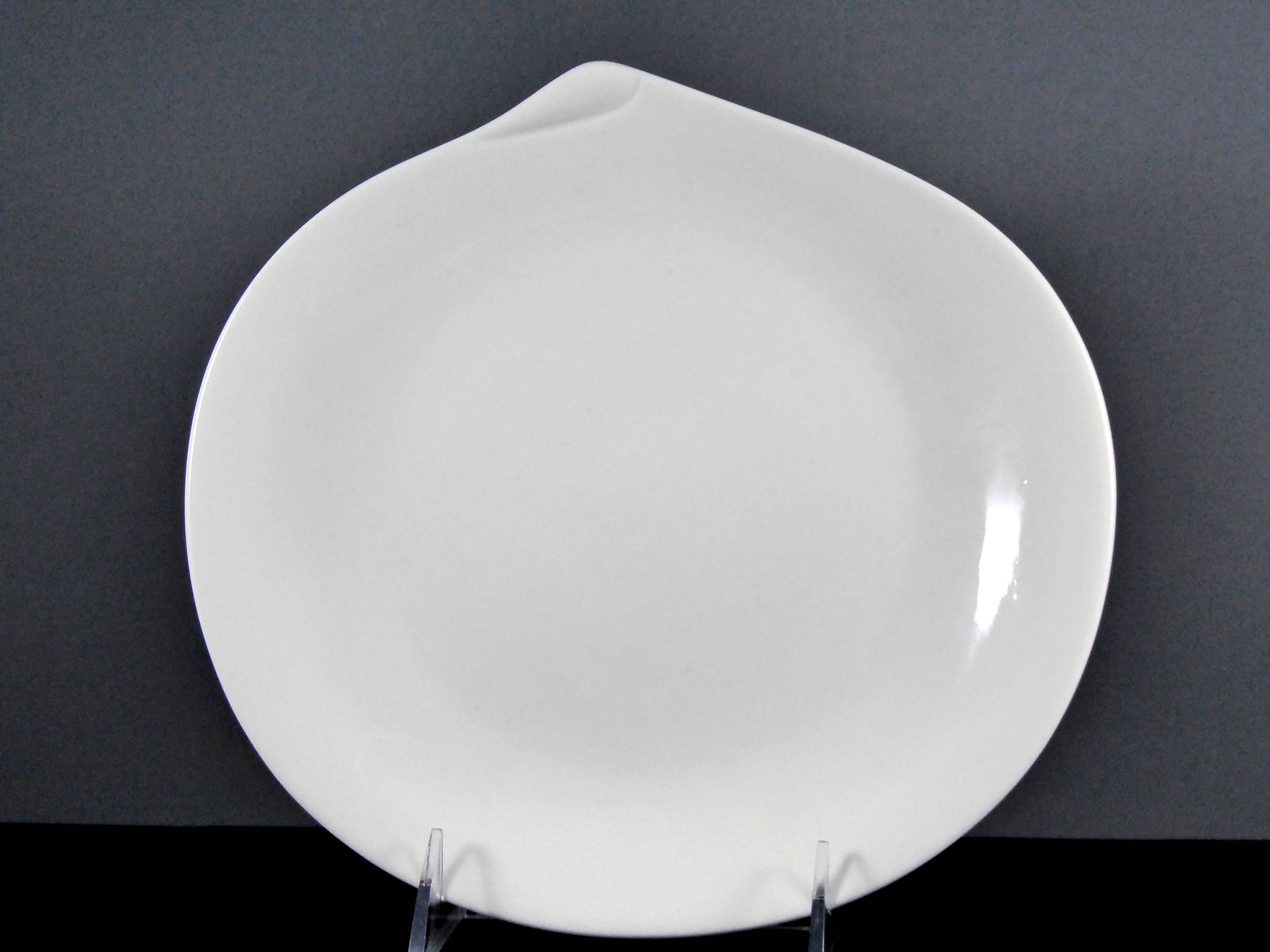 #4566 PLATE 9" ROUND TEAR DROP - High - Quality Ceramic Plate with Unique Design for Versatile Dining Needs