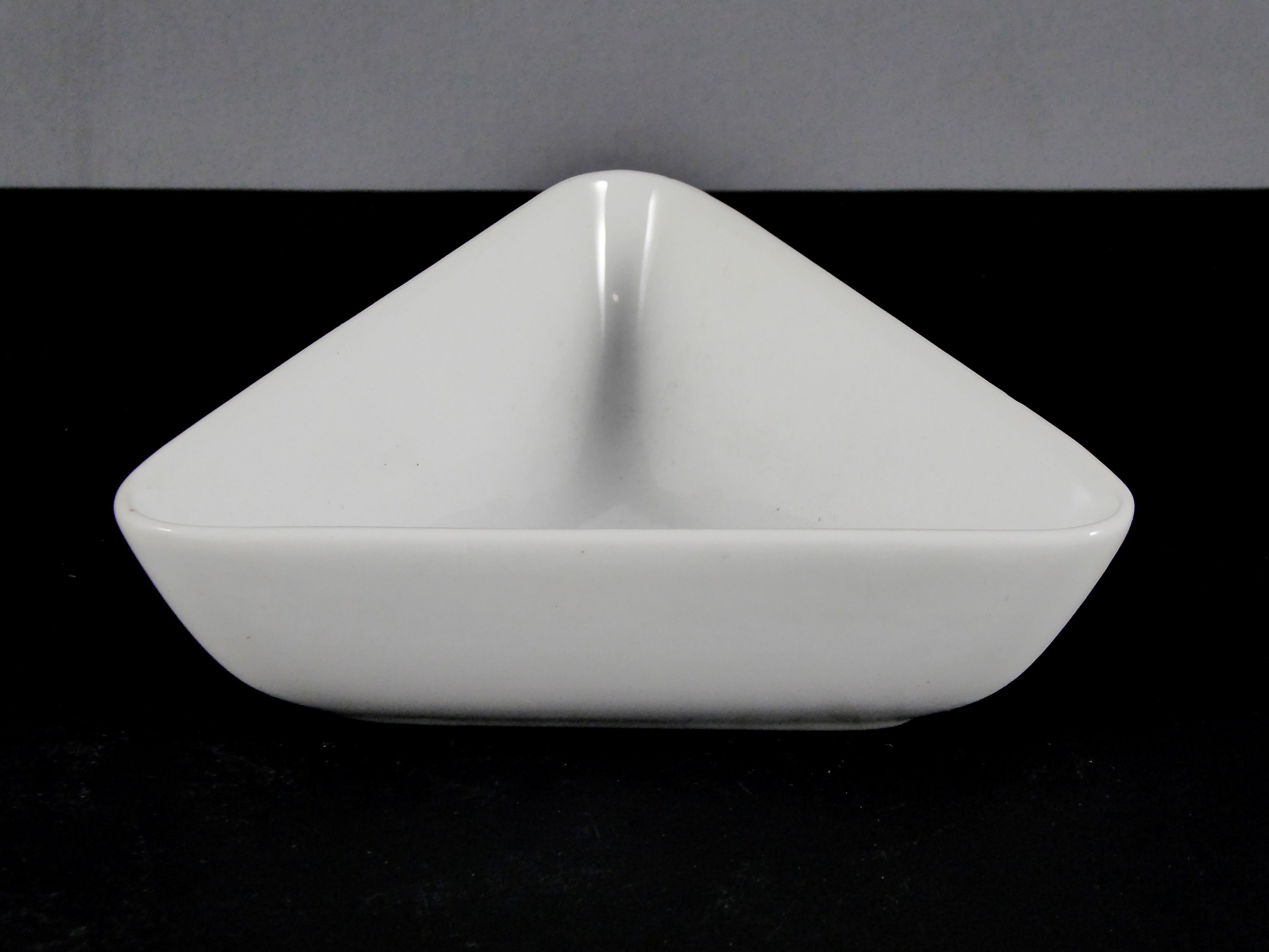 #5705 BOWL 4" TRIANGLE (4 OZ.) - High - Quality White Ceramic Dish for Serving and Decor, Ideal for Various Settings
